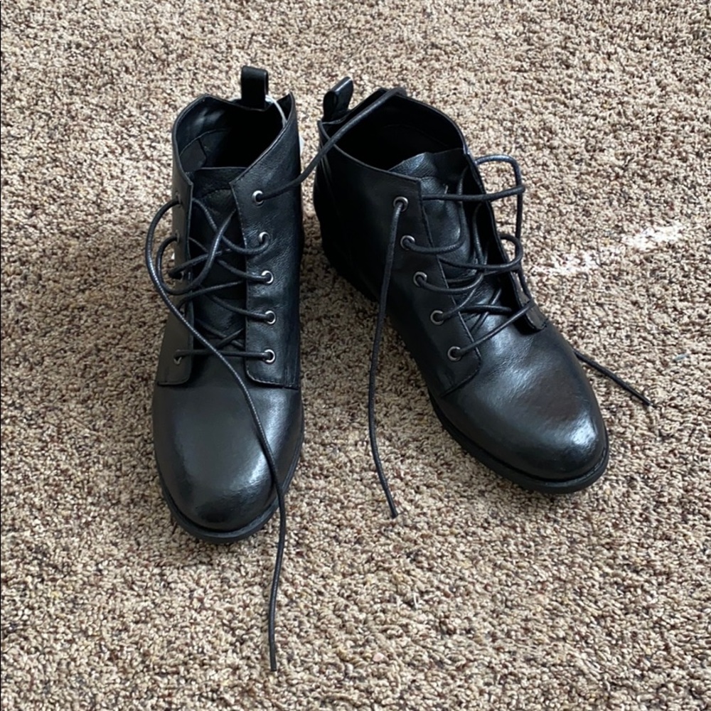 Steve Madden black ankle boots
